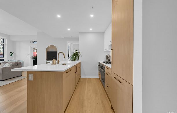 101 5007 Ash Street Cambie