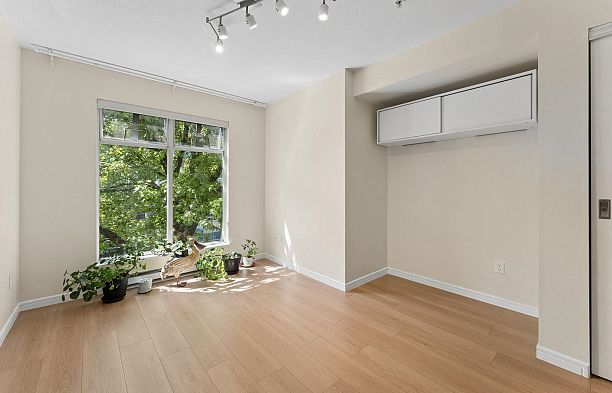 410 3727 W 10th Avenue Point Grey