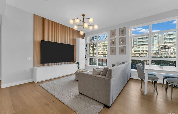 101 5007 Ash Street Cambie