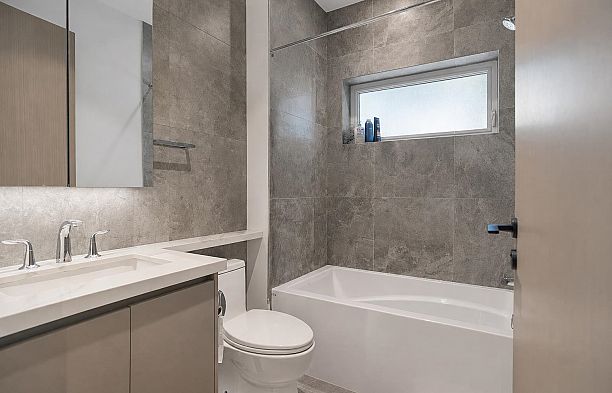 3586 W 42nd Avenue Southlands