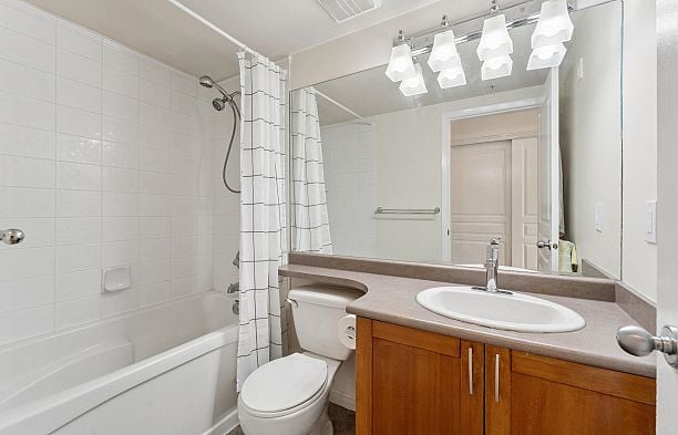 410 3727 W 10th Avenue Point Grey