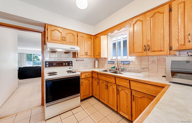 25 E 47th Avenue Main