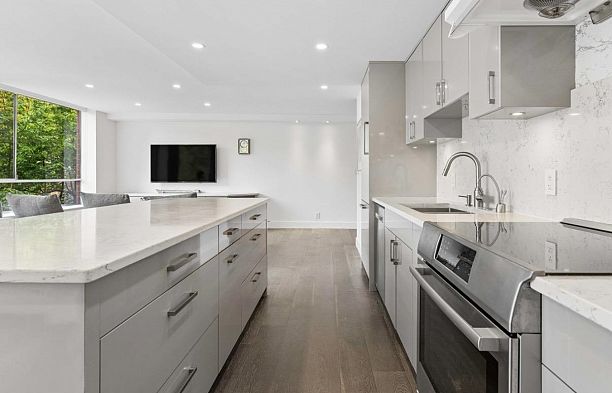201 2140 Briar Avenue Quilchena
