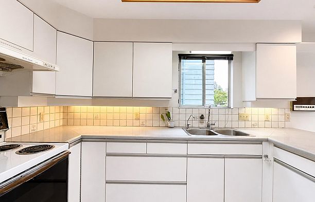 4438 W 4th Avenue Point Grey