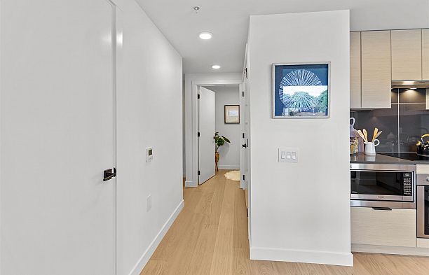 307 8120 Oak Street Marpole