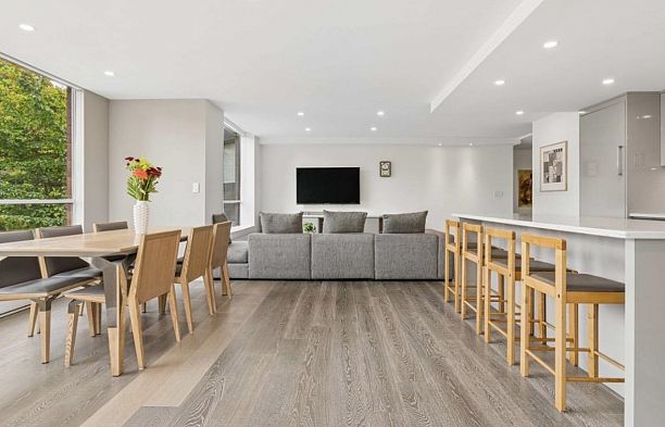201 2140 Briar Avenue Quilchena