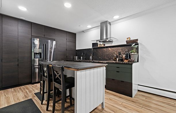 106 1710 W 13th Avenue Fairview VW