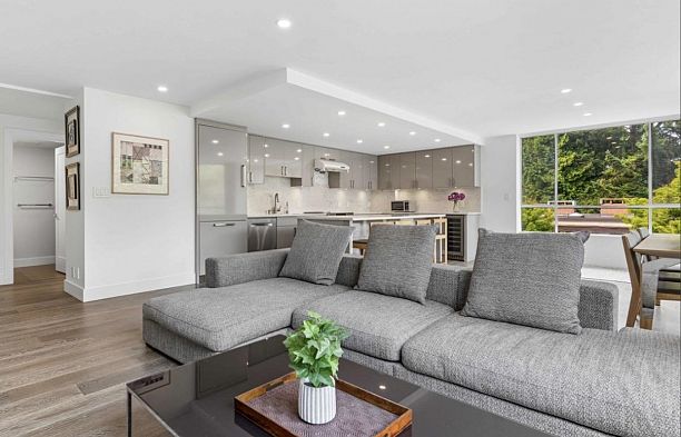 201 2140 Briar Avenue Quilchena