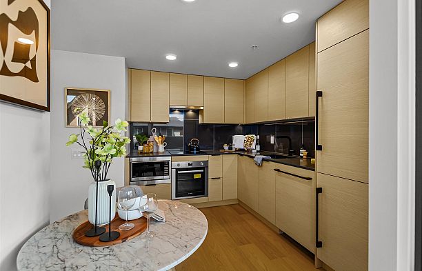 307 8120 Oak Street Marpole
