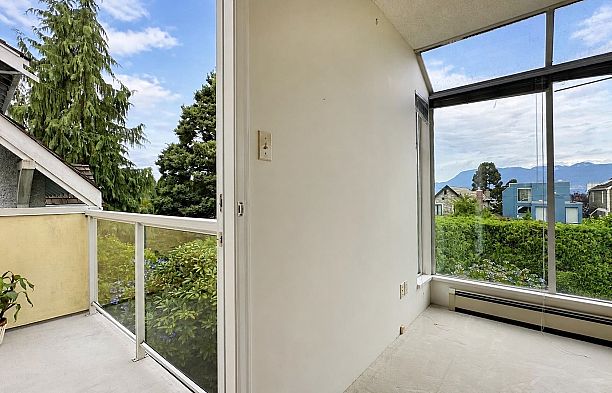 4438 W 4th Avenue Point Grey