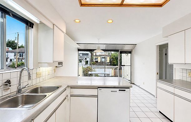 4438 W 4th Avenue Point Grey