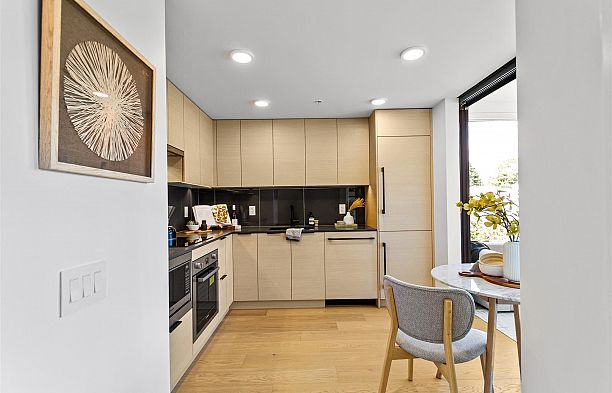 307 8120 Oak Street Marpole