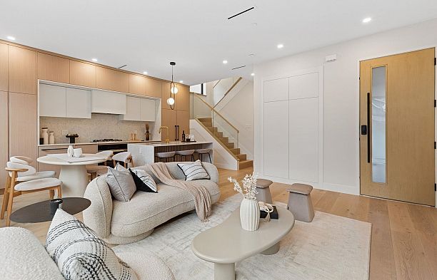 2 448 W 20th Avenue Cambie