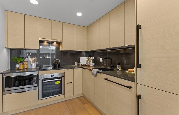 307 8120 Oak Street Marpole