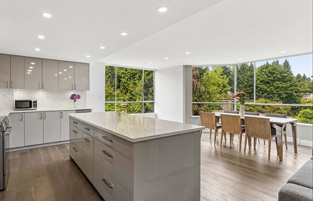 201 2140 Briar Avenue Quilchena