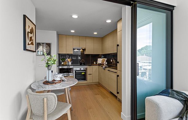 307 8120 Oak Street Marpole
