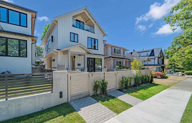 2 448 W 20th Avenue Cambie