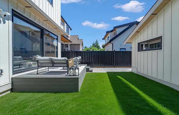 2 448 W 20th Avenue Cambie