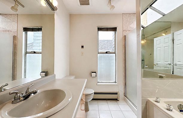 4438 W 4th Avenue Point Grey