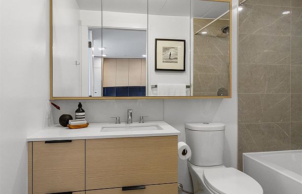 307 8120 Oak Street Marpole