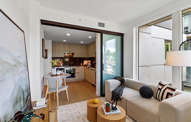 307 8120 Oak Street Marpole