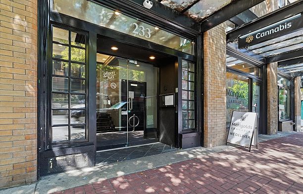 403 233 Abbott Street Downtown VW