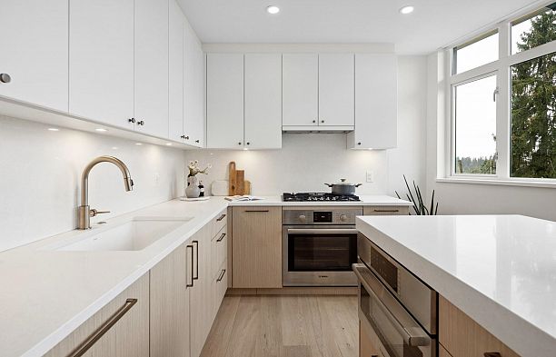 302 5005 Ash Street Cambie