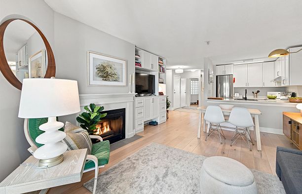 108 2020 W 8th Avenue Kitsilano