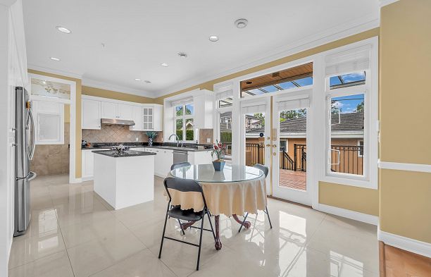2498 W 22nd Avenue Arbutus
