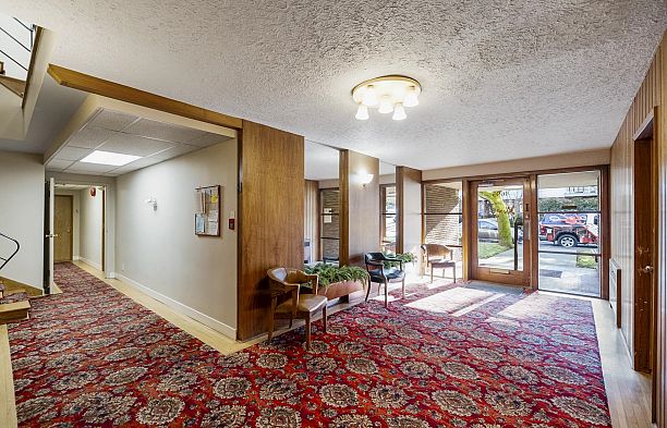 205 1695 W 10th Avenue Fairview VW