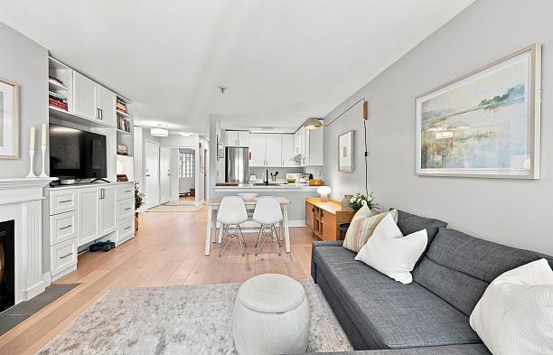 108 2020 W 8th Avenue Kitsilano