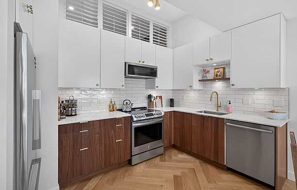 829 W 7th Avenue Fairview VW