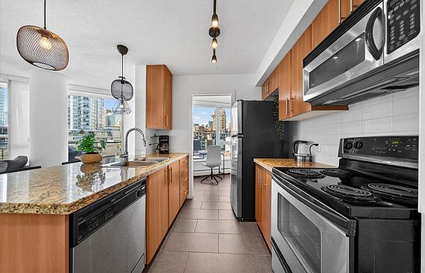 905 58 Keefer Place Downtown VW