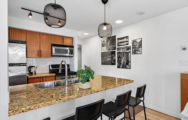 905 58 Keefer Place Downtown VW