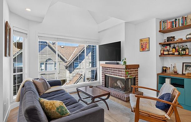 829 W 7th Avenue Fairview VW