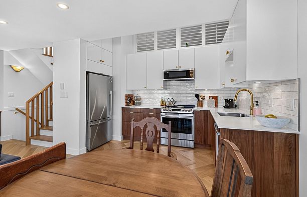 829 W 7th Avenue Fairview VW