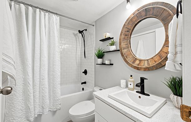 108 2020 W 8th Avenue Kitsilano