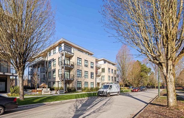 302 5005 Ash Street Cambie