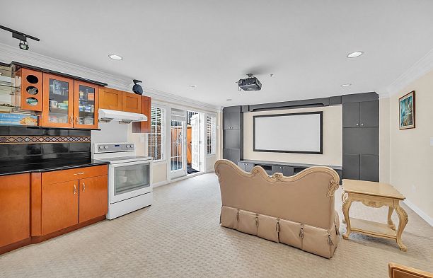 2498 W 22nd Avenue Arbutus