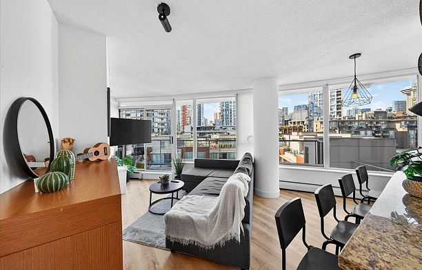 905 58 Keefer Place Downtown VW