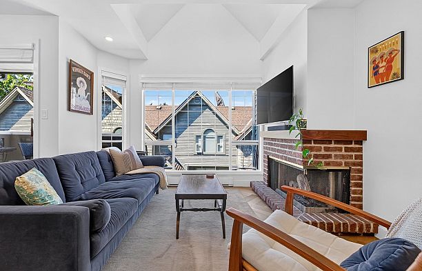 829 W 7th Avenue Fairview VW