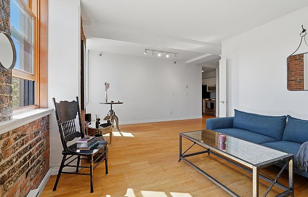 403 233 Abbott Street Downtown VW