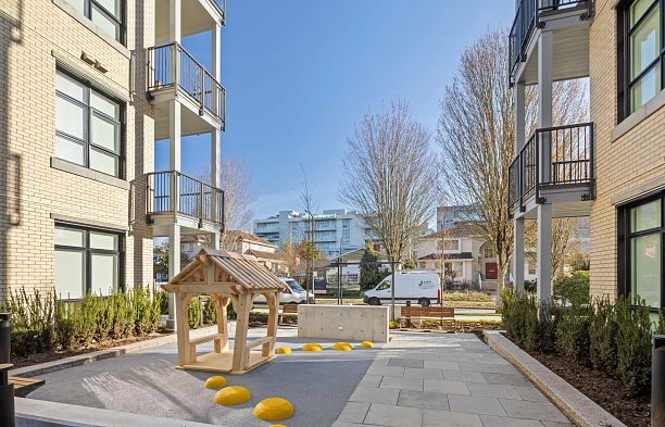 302 5005 Ash Street Cambie