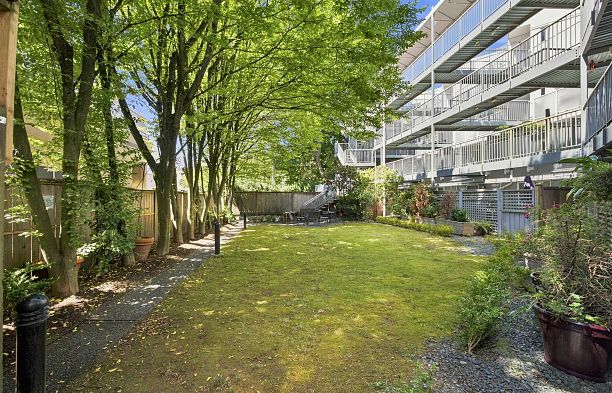 108 2020 W 8th Avenue Kitsilano