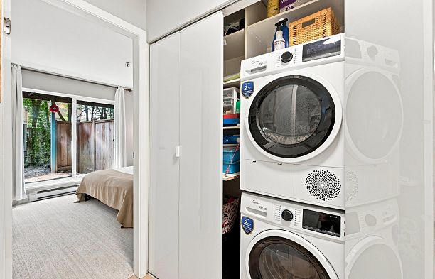 108 2020 W 8th Avenue Kitsilano