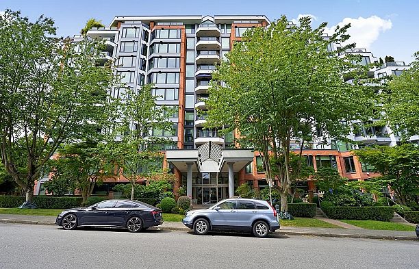 907 2201 Pine Street Fairview VW