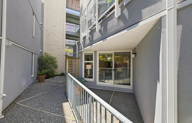 108 2020 W 8th Avenue Kitsilano