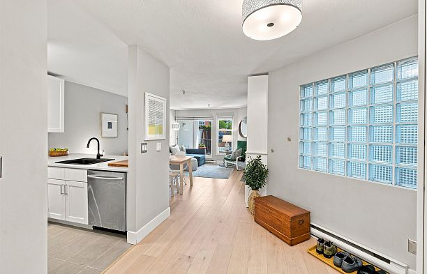 108 2020 W 8th Avenue Kitsilano