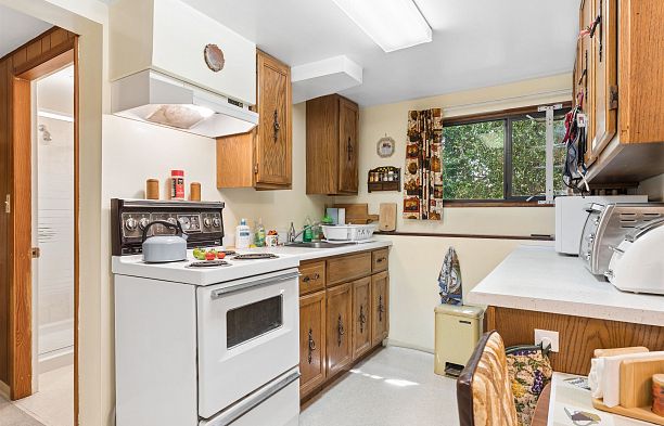 461 W 18th Avenue Cambie