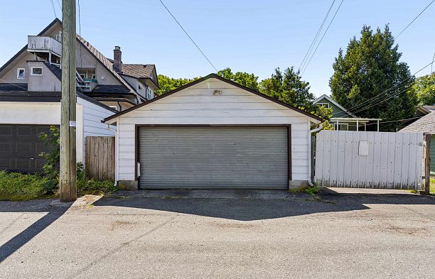 461 W 18th Avenue Cambie